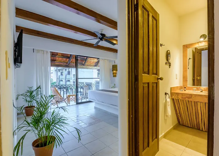 Banana Boutique & - 5th Av Playa del Carmen